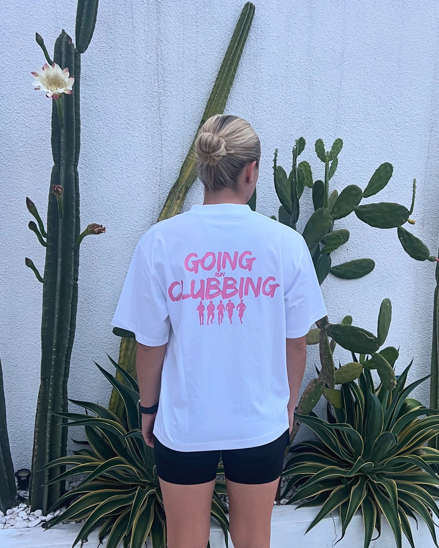 Run Clubbing Tee - White w/Pink